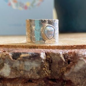 Hammered 925 sterling silver and pearl ring size 6.5